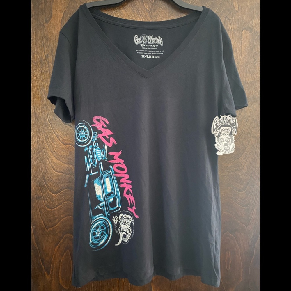 NEW Gas Monkey Garage V-neck tee